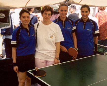 Innenministerin Kramp-Karrenbauer zeichnet den TTSV Saarlouis-Fraulautern für vorbildliche Arbeit aus