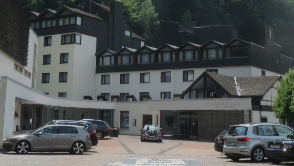 Das Hotel Zugbrücke in Grenzau